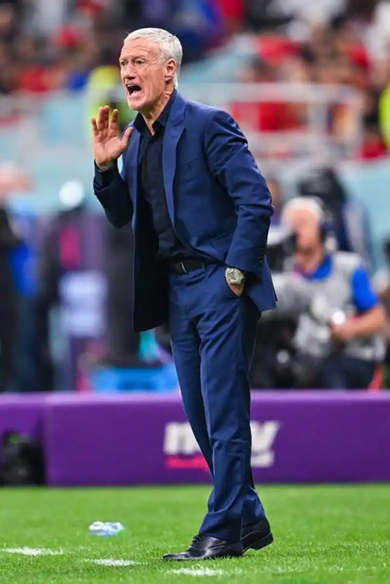 员以其出色 员以其出色