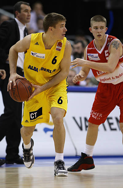 他愿意主动 他愿意主动